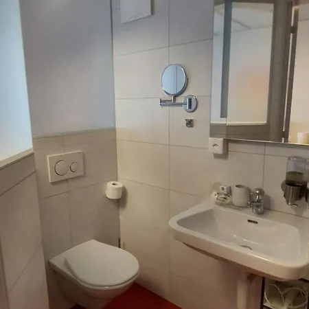 Hotel De Restaurant Chez Aron Balde