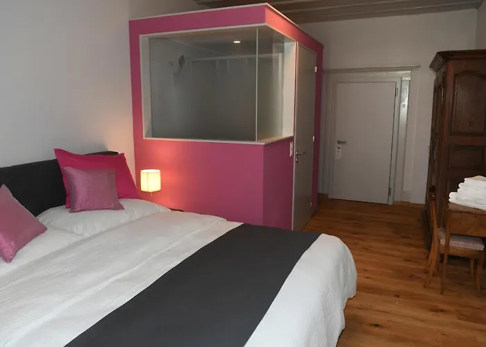 De Restaurant Chez Aron Balde Hotel *