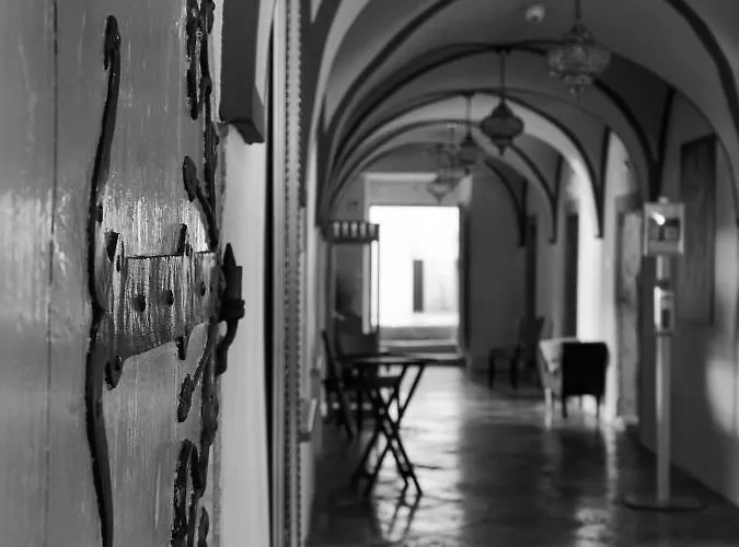 Hotel De Restaurant Chez Aron Balde *