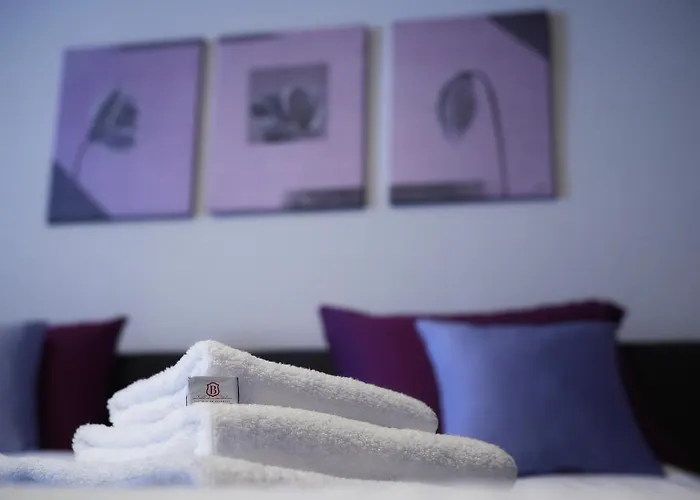 Hotel De Restaurant Chez Aron Balde