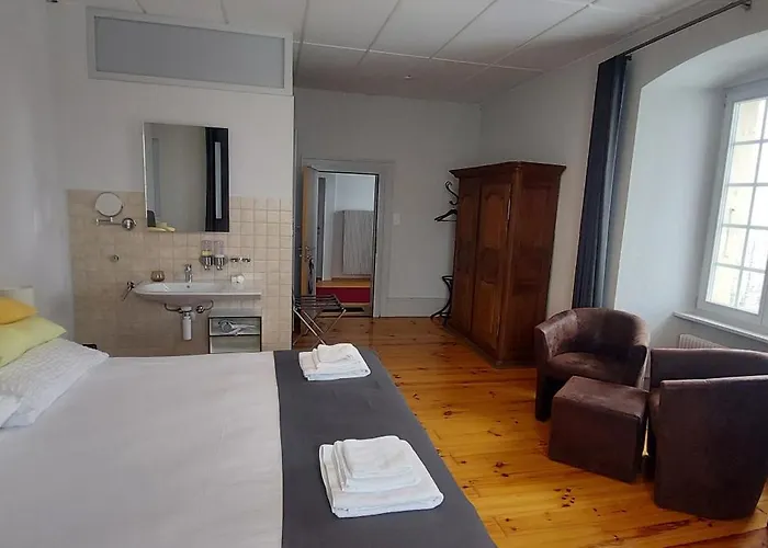 De Restaurant Chez Aron Balde Hotel *