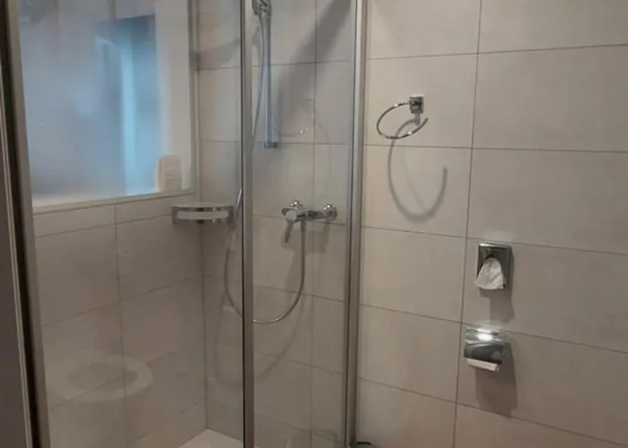 Otel De Restaurant Chez Aron Balde *