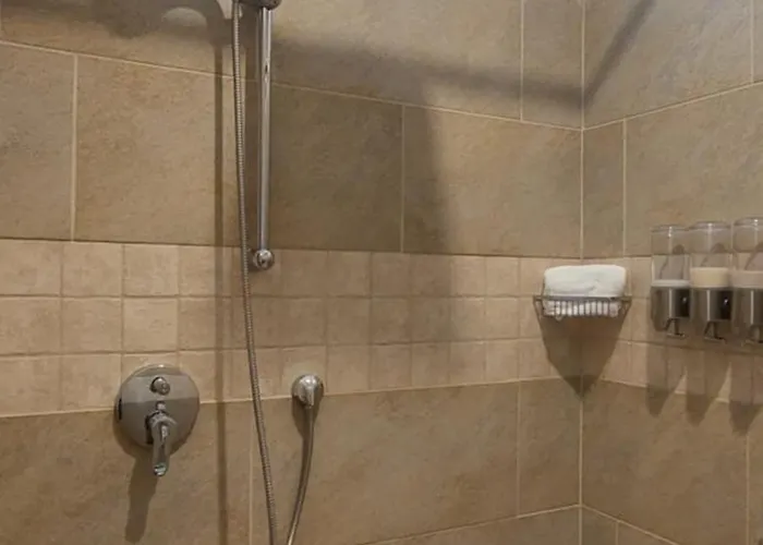 Otel De Restaurant Chez Aron Balde *